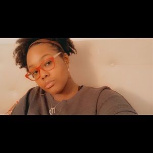 Meet your Posher, Ameshia